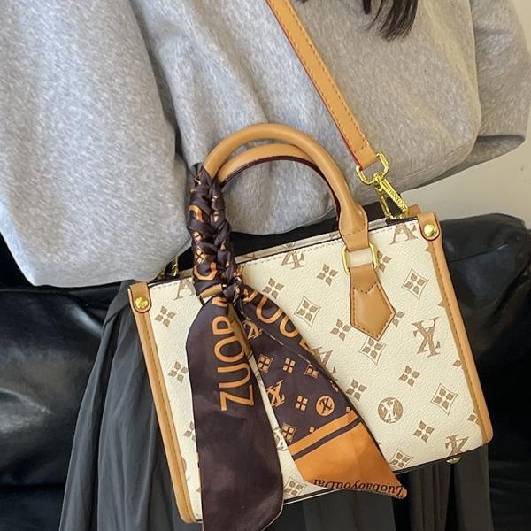 Sac fourre-tout femme en cuir PU – bandoulière & poignée, style monogramme